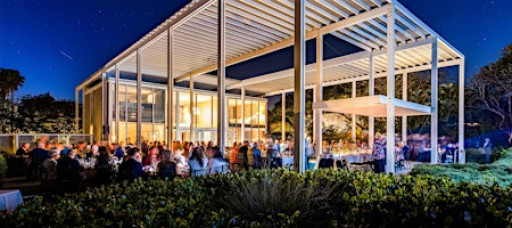 MOD Weekend Opening Party: Cocktails under the Umbrella