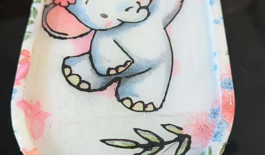 Trinket tray + Decoupage + highlights + Resin