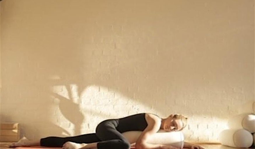 Relaxing  Yin Yoga