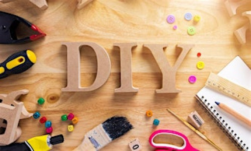 Crafts & Chats: Decorate a Tote Bag!