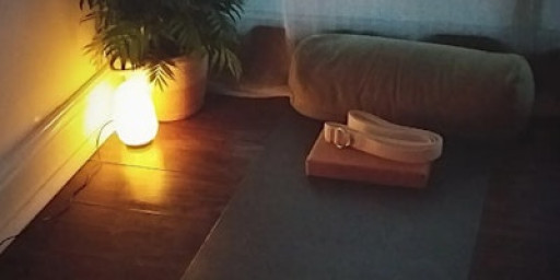 FREE Restorative Yoga for People Living with Cancer