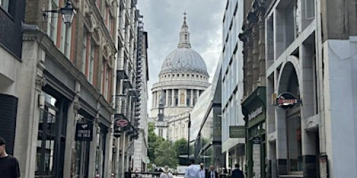 City of London Walking Tour - Investigate with a retired Police Detective