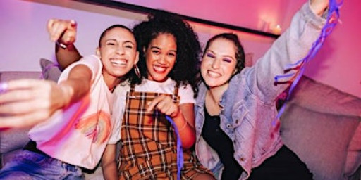 Women Only Apartment Party | Drinks, Friends & Party Games