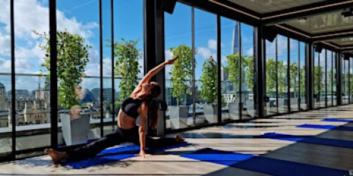 ROOFTOP YOGA CLASS AT THE SKYLINE LONDON