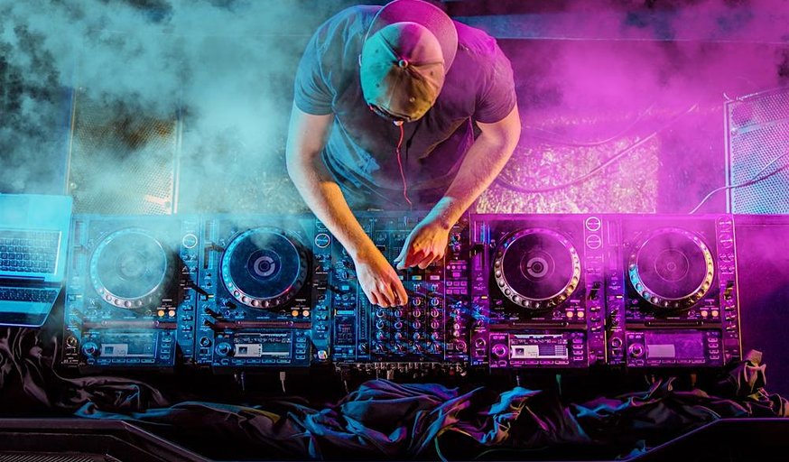 DJ Symposium at SAE Dubai