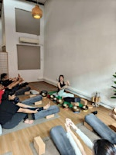 Basic yoga with Stretch (50mins) & Sound bath (10mins)