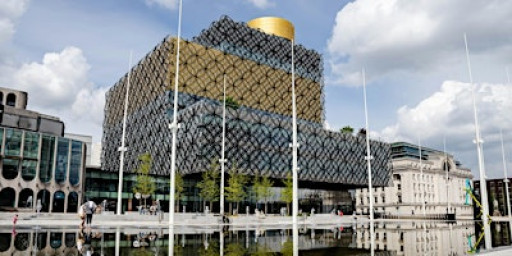 Photo Walk | Street Photography with Fujifilm's GFX100RF in Birmingham