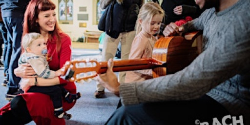 Victoria & Pimlico - Bach to Baby Christmas Family Concert