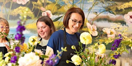 Make your own floral bouquet with Prosecco!