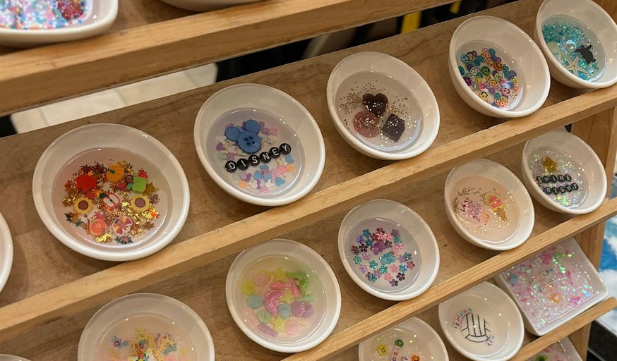 Resin Art Trinket Dishes craft workshop in Montgomery County, Md.