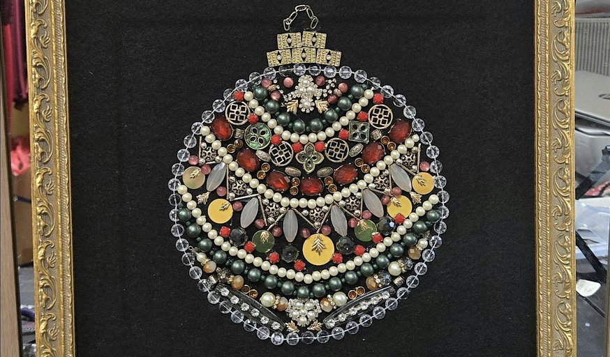 Sip and Craft: Holiday Jewelry Art Frame