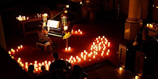 Candlelight Concert: Family Carol Concert by Candlelight  - London Bridge