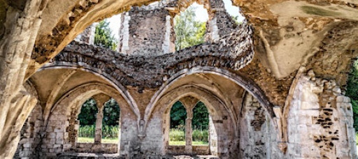 HIKE 20km Abbeys, Woodlands, Witches Caves & Country Houses of River Wey