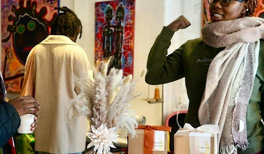 Make Manifest Holiday Pop uP