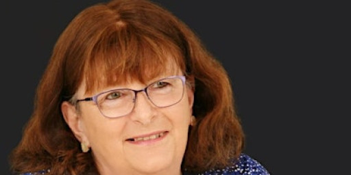 Psychic medium demonstration with Pauline Whittall