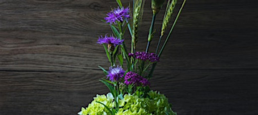 Ikebana Flower Arranging