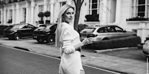 London 1-to-1 Portrait Photoshoot - Cinematic Experience