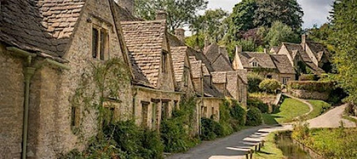 Cotswolds Day Coach Trip: Visit Bourton-on-the-Water, Bibury & Stow-on-the-