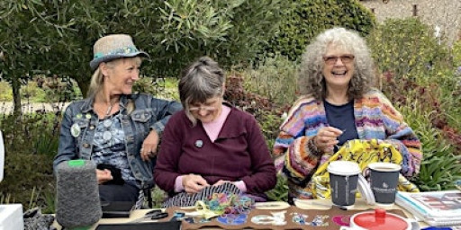 Stitch It, Don’t Ditch It! at the Community Hub